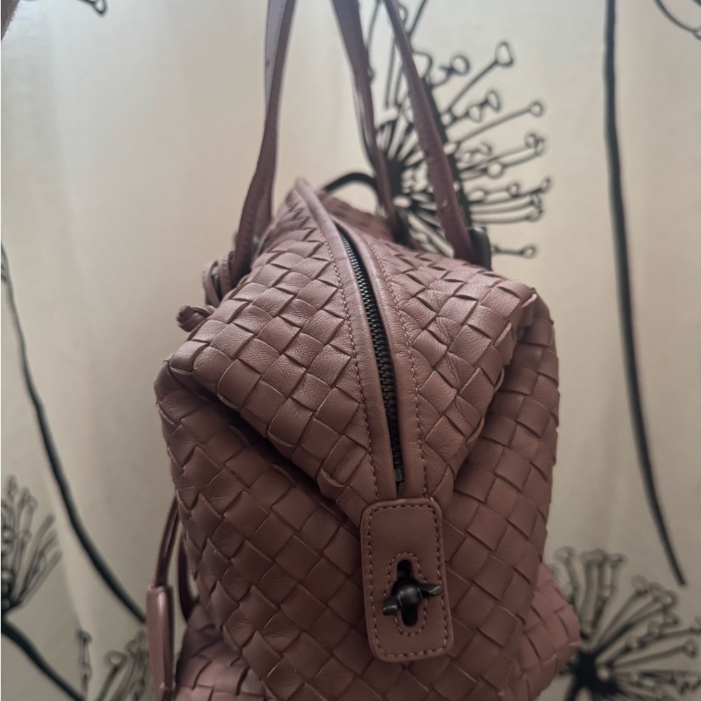Bottega Veneta Mauve Woven Leather Shoulder Bag - Picture 7 of 10